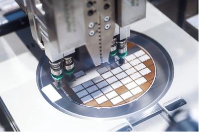 十家車(chē)企上半年財(cái)報(bào)透視 利潤(rùn)王者與研發(fā)之星的較量